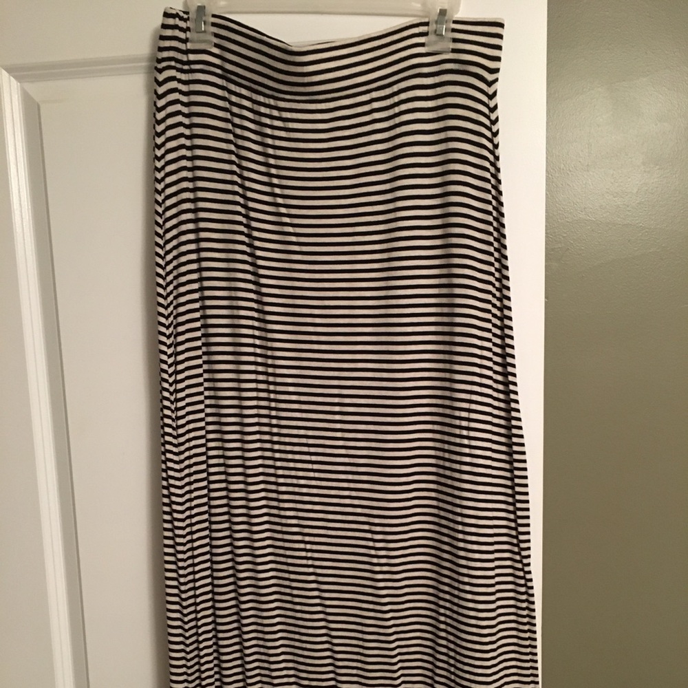 Women’s maxi skirt